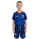 Shop des Spielers, Kap Verde Kinder-Set 26/27, Kap Verde Heimtrikot Kinder, Kap Verde Trikot und Shorts, Kap Verde Fußballtrikot 2027, Tubarões Azuis Kinder-Set, Fußball-Shop Kap Verde, Kinder-Trikot Kap Verde, Kap Verde 26/27 Kollektion, Fußball Fan-Set Kap Verde, Sportbekleidung Kinder Kap Verde.