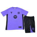 FC Barcelona x Kobe Bryant Kinder Trainingsset 2025 2026 Trikot und Shorts Limited Mamba Edition 1.1 Premium Qualität Shop des Spielers Barça x Kobe Gear, Barcelona Kobe Bryant Kinder, Barça Kobe Trikot Kids, Mamba Mentality Fußballset, Barcelona Sondertrikot 2026, FCB x Kobe Training, 1.1 Qualität Barcelona, Lamine Yamal Kobe, Barcelona Fanshop Deutschland, limitiertes Fußballset Kinder.