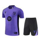 FC Barcelona x Kobe Bryant Kinder Trainingsset 2025 2026 Trikot und Shorts Limited Mamba Edition 1.1 Premium Qualität Shop des Spielers Barça x Kobe Gear, Barcelona Kobe Bryant Kinder, Barça Kobe Trikot Kids, Mamba Mentality Fußballset, Barcelona Sondertrikot 2026, FCB x Kobe Training, 1.1 Qualität Barcelona, Lamine Yamal Kobe, Barcelona Fanshop Deutschland, limitiertes Fußballset Kinder.