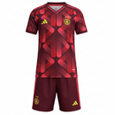 Deutschland Kinder Trikot-Set Auswärts 2025 2026 rot Trikot und Shorts 1.1 Premium Qualität Shop des Spielers DFB Design. Deutschland Trikot Kinder 2025, DFB Set rot, Deutschland Kids 25/26, Deutschland Trikot günstig, 1.1 Qualität DFB Kinder, Fußball Trikot rot Kinder, Deutschland Auswärts-Kit 2026.