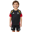 Deutschland Kinder Trainingsset 2026 2027 schwarz Trikot und Shorts 1.1 Premium Qualität Shop des Spielers DFB Kids Gear Black., Deutschland Kinder-Set 2026, DFB Trikot Kids schwarz, Deutschland Shorts schwarz, DFB Trikot 26/27 Kinder, Fußball Trainingsset Junioren, 1.1 Qualität Deutschland, Sané Training Kids, Deutschland Fanshop, Fußball Set schwarz DFB, DFB Ausrüstung Kinder.