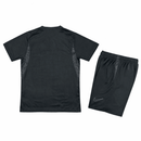 Norwegen Kinder-Set 2026 2027 Auswärtstrikot und Shorts schwarz preto 1.1 Premium Qualität Shop des Spielers Norway Kids Away Kit Haaland Junior Jersey, Norwegen Kinder-Set, Norwegen Trikot Kinder, Haaland Trikot schwarz, Norway Kids Kit 2026, Norwegen Fußballset Junior, Auswärtstrikot Norwegen 26/27, 1.1 Qualität Norwegen, NFF Kinderartikel, Fußballtrikot schwarz Kinder
