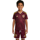 Venezuela Kinder-Set 2026 2027 weinrot Trikot und Shorts 1.1 Premium Qualität Shop des Spielers Venezuela Nationalmannschaft Kids Kit Heimtrikot Vinotinto FVF, Venezuela Kinder-Set, Venezuela Trikot Kinder 2026, Kids Kit Venezuela, Venezuela Fußballset, Venezuela Shorts, Kinder Trikot weinrot, 1.1 Qualität Fußballtrikot, Vinotinto Kids Wear, Venezuela Junior Trikot.