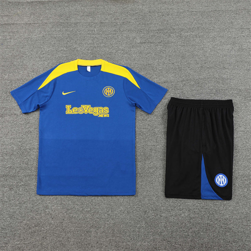 Inter Mailand Trainingsset 24/25 Trikot und Shorts