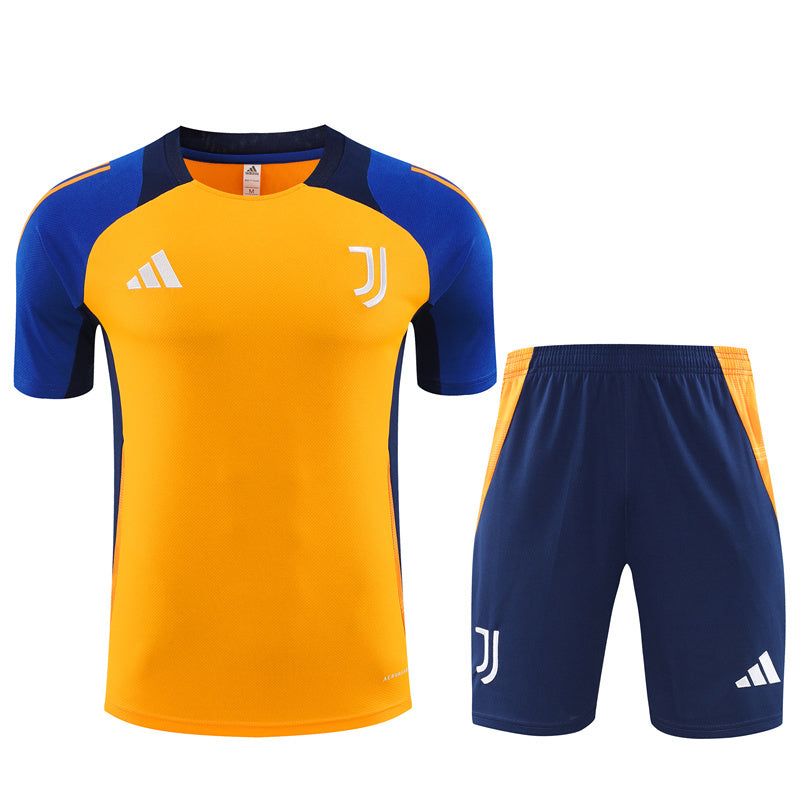 Juventus Trainingsset 24/25 Trikot und Short