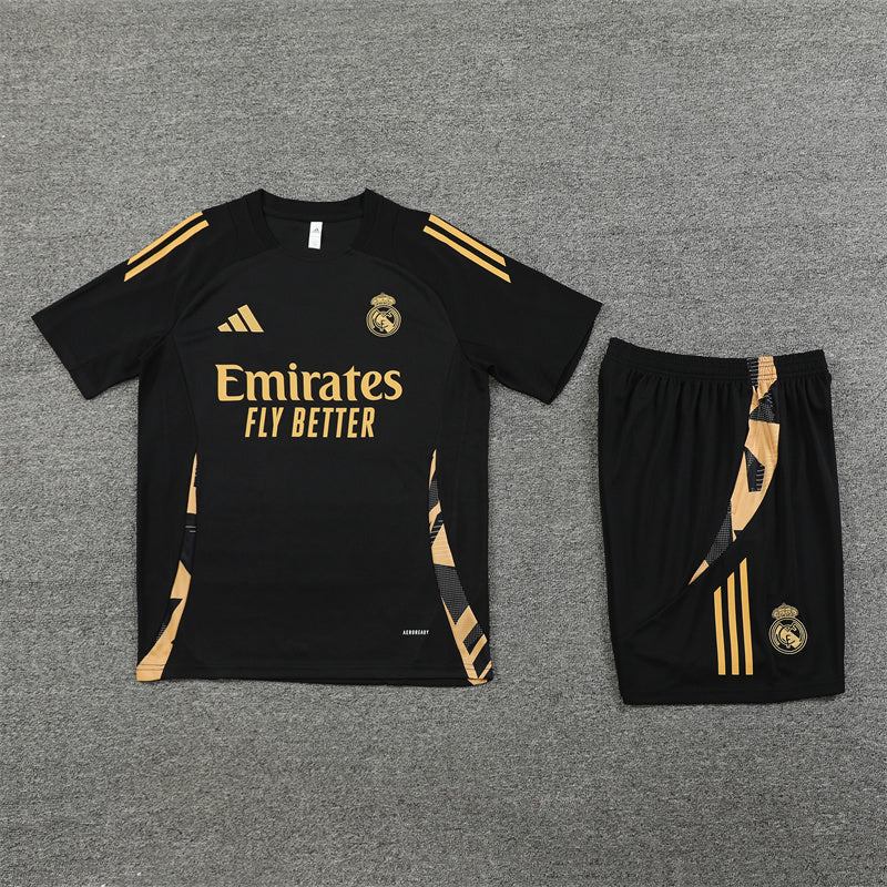 Real Madrid Trainingsset 24/25 Trikot und Shorts