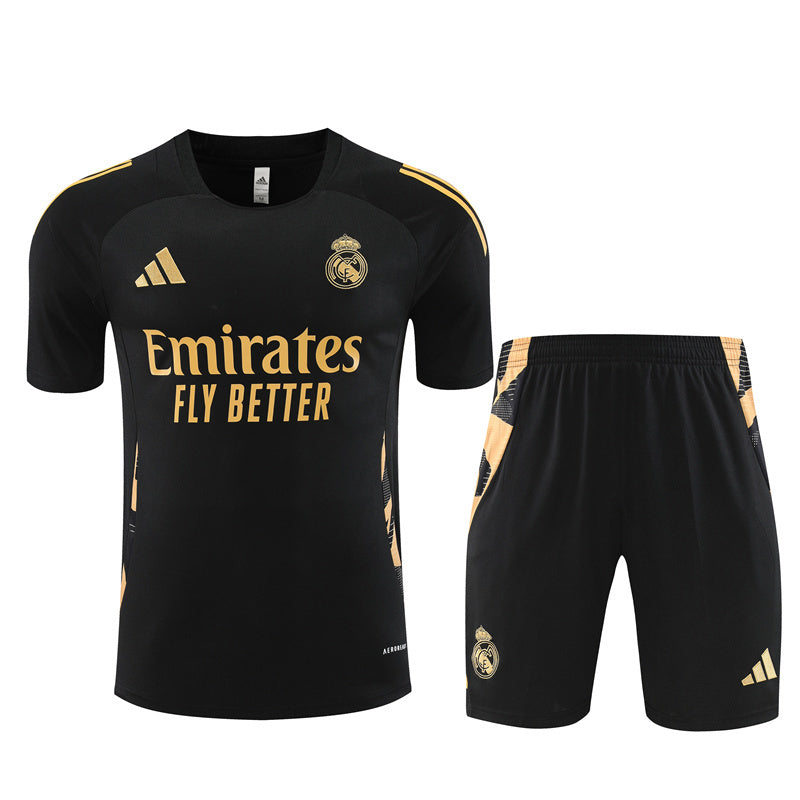 Real Madrid Trainingsset 24/25 Trikot und Shorts