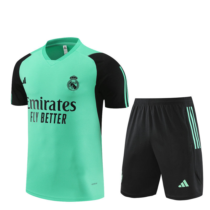 Real Madrid Trainingsset 24/25 Trikot und Shorts