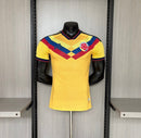 Kolumbien Trainingstrikot 2026 2027 Herren Spieler-Version Authentic 1.1 Premium Qualität Shop des Spielers Kolumbien Nationalmannschaft Trainingsshirt FCF Cafeteros, Kolumbien Training 2026, Kolumbien Spieler-Version, Authentic Colombia Training, Kolumbien Fußballtrikot kaufen, 1.1 Qualität Kolumbien, FCF Trainingsshirt, James Rodríguez Training, WM 2026 Training, Profi Trainingsausrüstung Fußball.