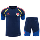 Kolumbien Trainingsset 2026 2027 Herren marineblau Trikot und Shorts 1.1 Premium Qualität Shop des Spielers FCF Training Gear, Kolumbien Trainingsset 2026, FCF Gear marineblau, Kolumbien Trikot 26/27, Fußball Trainingsset Herren, 1.1 Qualität Kolumbien, Luis Díaz Training, Kolumbien Fanshop Deutschland, Fußball Set blau.