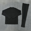 Shop des Spielers, Liverpool Trainingsanzug 26/27, Liverpool FC Trainingsset, LFC Trainingsanzug schwarz, Liverpool Jacke und Hose, Liverpool Fußball-Training, Fan-Version Liverpool, Liverpool Kleidung Deutschland, Reds Trainingskleidung, Fußball-Shop, Liverpool Fan-Artikel 2026.