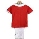 Manchester United Kinder - Set Heimtrikot 05/06 Rot und Weiß (Retro) - SHOP DES SPIELERS