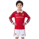 Shop des Spielers, Manchester United Kinder-Set 1998/99, ManU Trikot Kinder Langarm, Manchester United Heimtrikot Retro, Manchester United Shorts, Fußball Trikot Manchester United rot, Manchester United 98/99 Trikot Kinder, Red Devils Kinder-Set Retro, Fußball-Shop Manchester United, Manchester United Retro-Kollektion Kinder, Manchester United Set Langarm, ManU Kindertrikot 1999.