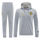 Shop des Spielers, Manchester United Trainingsanzug 25/26, Manchester United Grau Trainingsanzug, Manchester United Sportanzug Herren, Manchester United Jacke Hose, Fußball Trainingsanzug, Manchester United Trainingsset, Performance Sportbekleidung, Manchester United 2026, Trainingsanzug Herren Grau, ManU Trainingskleidung, Manchester United Fanshop, Sportanzug Manchester United.
