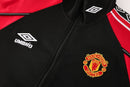 Shop des Spielers, Manchester United Trainingsanzug 25/26, ManUtd Jacke Schwarz Rot, ManUtd Hose Schwarz, Manchester United Training-Set, Red Devils Kollektion 2026, Trainingsanzug Herren United, ManUtd Fan-Shop, Fußball Trainingsanzug Rot Schwarz, Manchester United Sportbekleidung, Trainingsanzug 2025, Fußball-Fanartikel.