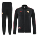 Shop des Spielers, Manchester United Trainingsanzug 25/26, ManUtd Jacke Schwarz, ManUtd Hose Schwarz, Manchester United Training-Set, Red Devils Kollektion 2026, Trainingsanzug Herren Schwarz, Manchester United Fan-Shop, ManUtd Training 2026, Fußball-Fanartikel, Manchester United Trainingskleidung, Trainingsset 2025.