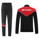 Shop des Spielers, Manchester United Trainingsanzug 25/26, ManUtd Jacke Schwarz Rot, Manchester United Training-Set, Fußball Trainingsanzug ManUtd, Red Devils Kollektion 2026, Trainingsanzug Manchester United, Fußball-Fanartikel ManUtd, Trainingskleidung 2025, Old Trafford Style, Sportbekleidung Manchester United, ManUtd Fan-Shop.