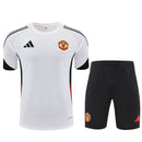 Shop des Spielers, Manchester United Trainings-Set 25/26, ManUtd Trikot Weiß, Manchester United Shorts Schwarz, Fußball Trainingsset ManUtd, Red Devils Kollektion 2026, Trainings-Kit 2025, Sportbekleidung Manchester United, Trainingsanzug Herren Weiß, ManUtd Fan-Shop, Manchester United Training 2026, Fußball-Fanartikel.