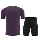 Shop des Spielers, Manchester United Trainingsset 25/26, Manchester United Trikot Lila, Manchester United Shorts Schwarz, Manchester United Set 2026, Fußball Trainingsset Manchester United, Trainingsanzug Manchester United, Manchester United Fan-Shop, Manchester United Training 2026, Fußball-Fanartikel, Manchester United Trainingskleidung, Manchester United Set Herren, lila schwarz Set.