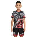 Barcelona Kinder-Set Löwe Sonderedition 2026 2027 Trikot und Shorts 1.1 Premium Qualität Shop des Spielers Barca Kids Lion Kit Blaurot Gold, Barcelona Löwe Trikot, Barcelona Kinder-Set, Sonderedition Barca 2026, Löwen Fußballtrikot Kinder, Barcelona Shorts Sonderedition, Kids Kit Barca, 1.1 Qualität Trikot, Blaugrana Lion Edition, Junior Set Barcelona.