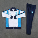 Shop des Spielers, SSC Napoli Trainingsanzug, Napoli 25/26, SSC Napoli Trainingsanzug Weiß Blau, Napoli Jacke Weiß, Napoli Hose Blau, SSC Napoli Sport-Set, Trainingsanzug Herren Weiß, SSC Napoli 2026, Fußball Trainingsset, Napoli Fan-Version, Trainingskleidung SSC Napoli, Partenopei, Napoli Shop.