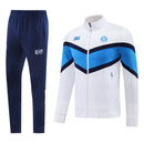 Shop des Spielers, SSC Napoli Trainingsanzug, Napoli 25/26, Napoli Trainingsanzug Weiß Blau, Napoli Jacke Weiß, Napoli Hose Blau, SSC Napoli Sport-Set, Trainingsanzug Herren Weiß, SSC Napoli 2026, Fußball Trainingsset, Napoli Fan-Version, Trainingskleidung Napoli, Partenopei, Napoli Shop.