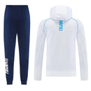 Shop des Spielers, SSC Napoli Trainingsanzug, Napoli 25/26, SSC Napoli Windjacke, Napoli Windbreaker, Napoli Trainingsset, Napoli Sport-Set, Trainingsanzug Herren Weiß Blau, SSC Napoli 2026, Fußball Trainingsset, Napoli Fan-Version, Trainingskleidung Napoli, Partenopei, Napoli Shop.