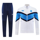 Shop des Spielers, SSC Napoli Trainingsanzug, Napoli 25/26, Napoli Trainingsanzug Weiß Blau, Napoli Jacke Weiß, Napoli Hose Blau, SSC Napoli Sport-Set, Trainingsanzug Herren Weiß, SSC Napoli 2026, Fußball Trainingsset, Napoli Fan-Version, Trainingskleidung Napoli, Partenopei, Napoli Shop.