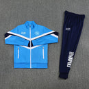 Shop des Spielers, SSC Napoli Trainingsanzug, Napoli 25/26, SSC Napoli Trainingsanzug Blau, Napoli Trainingsjacke, Napoli Hose, SSC Napoli Sport-Set, Trainingsanzug Herren Blau, SSC Napoli 2026, Fußball Trainingsset, Napoli Fan-Version, Trainingskleidung SSC Napoli, Partenopei, Napoli Shop.