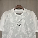 Neuseeland Trainingstrikot 2026 2027 Herren 1.1 Premium Qualität Shop des Spielers All Whites Trainingsshirt Silberfarn, Neuseeland Trainingstrikot, All Whites Training 2026, New Zealand Training Jersey Herren, Neuseeland Fußballkleidung kaufen, 1.1 Qualität Neuseeland, Sportshirt Silberfarn, Fußball Training Herren, Neuseeland Fanartikel 26/27, Nationalmannschaft Trainingstrikot.