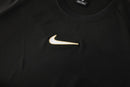 Shop des Spielers, Nike Trainings-Set Herren, Nike Trikot Schwarz, Nike Shorts Schwarz, Nike Sportset Herren, Fußball Trainingsset, Nike Fitness Kit, Trainingskleidung Nike Herren, Sportbekleidung Schwarz, Nike Performance Set, Herren Sport-Kombi, Trainingsausrüstung Nike.