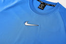 Shop des Spielers, Nike Trainings-Set Herren, Nike Trikot Hellblau, Nike Shorts Blau, Nike Sportset Herren, Fußball Trainingsset, Nike Fitness Kit, Trainingskleidung Nike Herren, Sportbekleidung Hellblau, Nike Performance Set, Herren Sport-Kombi, Trainingsausrüstung Nike.