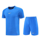 Shop des Spielers, Nike Trainings-Set Herren, Nike Trikot Hellblau, Nike Shorts Blau, Nike Sportset Herren, Fußball Trainingsset, Nike Fitness Kit, Trainingskleidung Nike Herren, Sportbekleidung Hellblau, Nike Performance Set, Herren Sport-Kombi, Trainingsausrüstung Nike.
