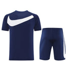 Shop des Spielers, Nike Trainings-Set Herren, Nike Trikot Dunkelblau, Nike Shorts Marine, Nike Sportset Herren, Fußball Trainingsset, Nike Fitness Kit, Trainingskleidung Nike Herren, Sportbekleidung Dunkelblau, Nike Performance Set, Herren Sport-Kombi, Trainingsausrüstung Nike.