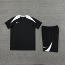 Nike Set Herren Trikot und Shorts - SHOP DES SPIELERS