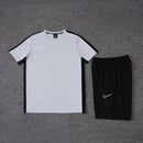 Nike Set Herren Trikot und Shorts - SHOP DES SPIELERS