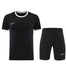 Nike Set Herren schwarz Trikot und Shorts 1.1 Premium Qualität Shop des Spielers Nike Trainingsset Triple Black Performance,Nike Set Herren schwarz, Nike Trikot schwarz, Nike Shorts schwarz, Nike Trainingsanzug kurz, Fußballset schwarz, Nike Gym Outfit Herren, 1.1 Qualität Nike, Nike Sportkleidung günstig kaufen, Nike Basics Herren.