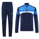 Shop des Spielers, Nike Trainingsanzug, Nike Jacke Dunkelblau, Nike Hose Hellblau, Nike Sportanzug Herren, Fußball Trainingsanzug, Nike Funktionskleidung, Trainingsset Herren Dunkelblau Hellblau, Nike Training, Sportbekleidung, Nike Anzug, Trainingsanzug Herren Dunkelblau, Nike Lifestyle, Sport-Set Nike.