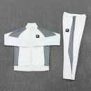 Shop des Spielers, Nike Trainingsanzug Herren, Nike Anzug Weiß, Nike Trainingsjacke Hose Herren, Sportanzug Nike Herren, Trainingskleidung Nike Weiß, Nike Fitness Set Herren, Nike Streetwear, Sport-Set Herren Weiß, Trainingsanzug 2026, Nike Sportbekleidung, Herren Sportanzug Weiß Nike.