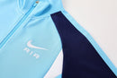 Shop des Spielers, Nike Trainingsanzug Herren, Nike Anzug Hellblau, Nike Trainingsjacke Hose Herren, Sportanzug Nike Herren, Trainingskleidung Nike Blau, Nike Fitness Set Herren, Nike Streetwear, Sport-Set Herren Hellblau, Trainingsanzug 2026, Nike Sportbekleidung, Herren Sportanzug hellblau Nike.