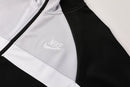 Shop des Spielers, Nike Trainingsanzug, Nike Jacke Schwarz, Nike Hose Weiß, Nike Sportanzug Herren, Fußball Trainingsanzug, Nike Funktionskleidung, Trainingsset Herren Schwarz Weiß, Nike Training, Sportbekleidung, Nike Anzug, Trainingsanzug Herren Schwarz, Nike Lifestyle, Sport-Set Nike.