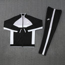 Shop des Spielers, Nike Trainingsanzug, Nike Jacke Schwarz, Nike Hose Weiß, Nike Sportanzug Herren, Fußball Trainingsanzug, Nike Funktionskleidung, Trainingsset Herren Schwarz Weiß, Nike Training, Sportbekleidung, Nike Anzug, Trainingsanzug Herren Schwarz, Nike Lifestyle, Sport-Set Nike.