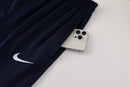 Shop des Spielers, Nike Trainingsanzug, Nike Jacke Weiß, Nike Hose Dunkelblau, Nike Sportanzug Herren, Fußball Trainingsanzug, Nike Funktionskleidung, Trainingsset Herren Weiß Dunkelblau, Nike Training, Sportbekleidung, Nike Anzug, Trainingsanzug Herren Weiß, Nike Lifestyle, Sport-Set Nike