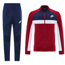 Shop des Spielers, Nike Trainingsanzug, Nike Jacke Rot, Nike Hose Dunkelblau, Nike Sportanzug Herren, Fußball Trainingsanzug, Nike Funktionskleidung, Trainingsset Herren Rot Dunkelblau, Nike Training, Sportbekleidung, Nike Anzug, Trainingsanzug Herren Rot, Nike Lifestyle, Sport-Set Nike.