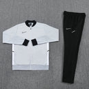 Shop des Spielers, Nike Trainingsanzug, Nike Grau Schwarz, Nike Herren Sportanzug, Nike Trainingsset, Nike Jacke Grau, Fußball Trainingsanzug, Nike Funktionskleidung, Trainingsanzug Herren Grau Schwarz, Nike Training, Sportbekleidung, Nike Anzug, Nike Performance Set, Sport-Set Nike, Trainingsanzug Grau.