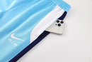 Shop des Spielers, Nike Trainingsanzug Herren, Nike Anzug Hellblau, Nike Trainingsjacke Hose Herren, Sportanzug Nike Herren, Trainingskleidung Nike Blau, Nike Fitness Set Herren, Nike Streetwear, Sport-Set Herren Hellblau, Trainingsanzug 2026, Nike Sportbekleidung, Herren Sportanzug hellblau Nike.