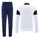 Shop des Spielers, Nike Trainingsanzug, Nike Jacke Weiß, Nike Hose Dunkelblau, Nike Sportanzug Herren, Fußball Trainingsanzug, Nike Funktionskleidung, Trainingsset Herren Weiß Dunkelblau, Nike Training, Sportbekleidung, Nike Anzug, Trainingsanzug Herren Weiß, Nike Lifestyle, Sport-Set Nike