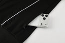 Shop des Spielers, Olympique de Marseille Trainingsanzug, OM 25/26, Marseille Trainingsanzug Schwarz, Olympique de Marseille Jacke, OM Hose, OM Sport-Set, Trainingsanzug Herren Schwarz, Olympique de Marseille 2026, Fußball Trainingsset, OM Fan-Version, Trainingskleidung Olympique de Marseille, Droit au But, OM Shop.