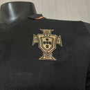 Portugal Sonderedition Pantera Negra 25/26 Herren Spieler-Version schwarz gold 1.1 Premium Qualität Shop des Spielers Eusébio Tribute Trikot Authentic, Portugal Sonderedition 25/26, Pantera Negra Trikot, Portugal Eusébio Trikot, Portugal Spielerversion kaufen, 1.1 Qualität Portugal, Authentic Jersey Portugal, Portugal Black Edition, Fußball Sammlerstück, Portugal Trikot schwarz gold.
