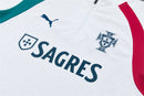 Shop des Spielers, Portugal Trainingsanzug 26/27, Portugal Jacke weiß, Portugal Hose grün, Seleção das Quinas Trainingsset, Portugal Fan-Artikel, Portugal Training 2026, Trainingsanzug Herren Portugal, Fußball Trainingsanzug weiß grün, Portugal Kleidung Deutschland, Fußball-Shop, Portugal Jersey Set.
